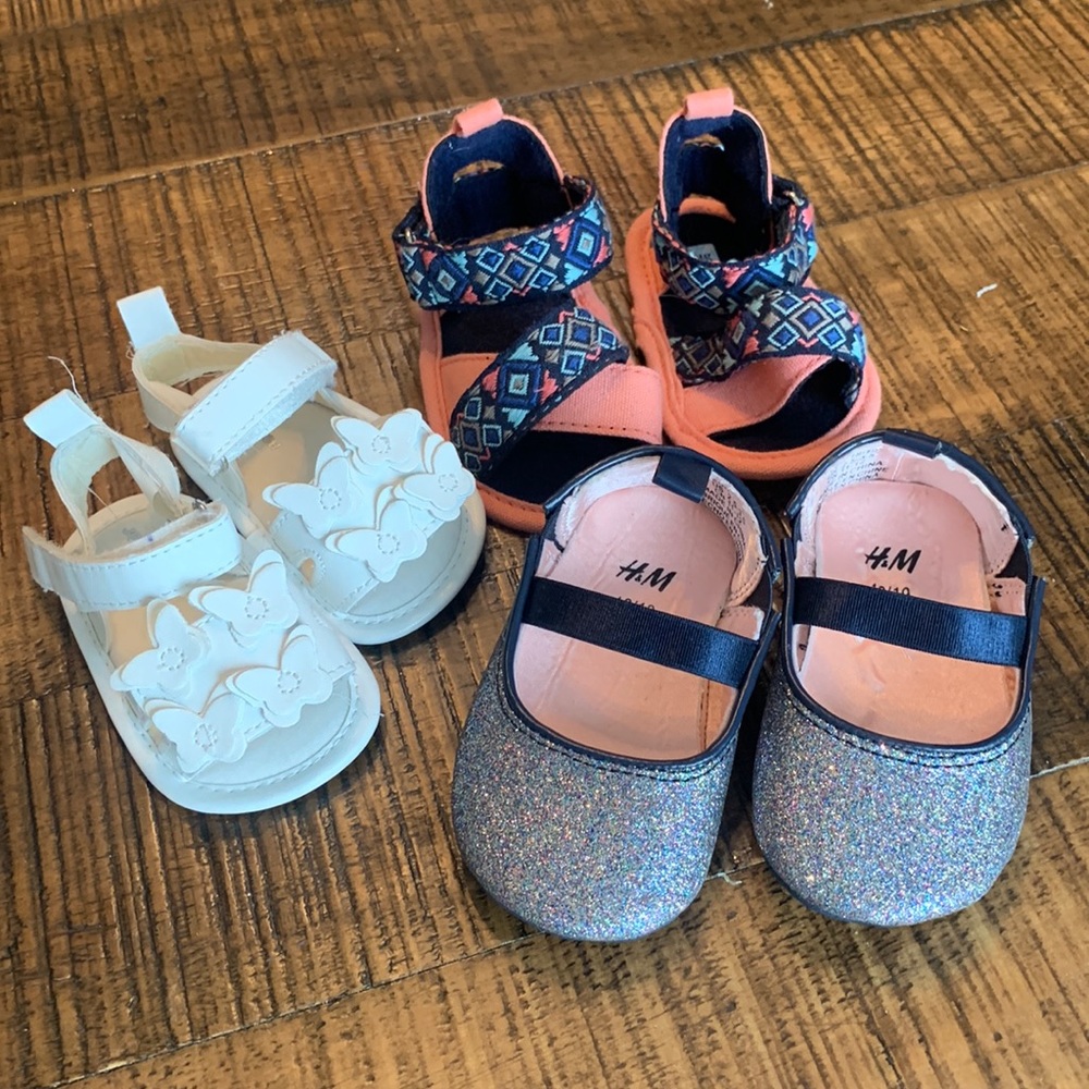 Set of 3 baby shoes size 1-2 🫶🏻